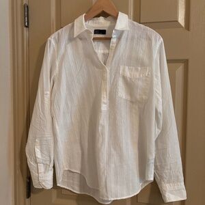 GAP  Womens Size M Cotton  1/2 Button Up Long Sleeves White